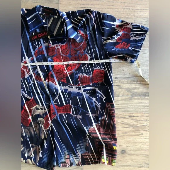 NWT Spider-Man Designed Button Down Small